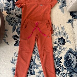 FIGS Technical Scrub Set in Terracotta